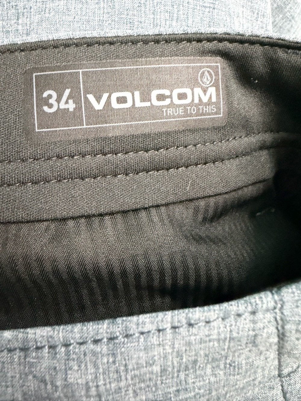 Men's Volcom Flat Front Heathered Gray Shorts - Picture 6 of 6